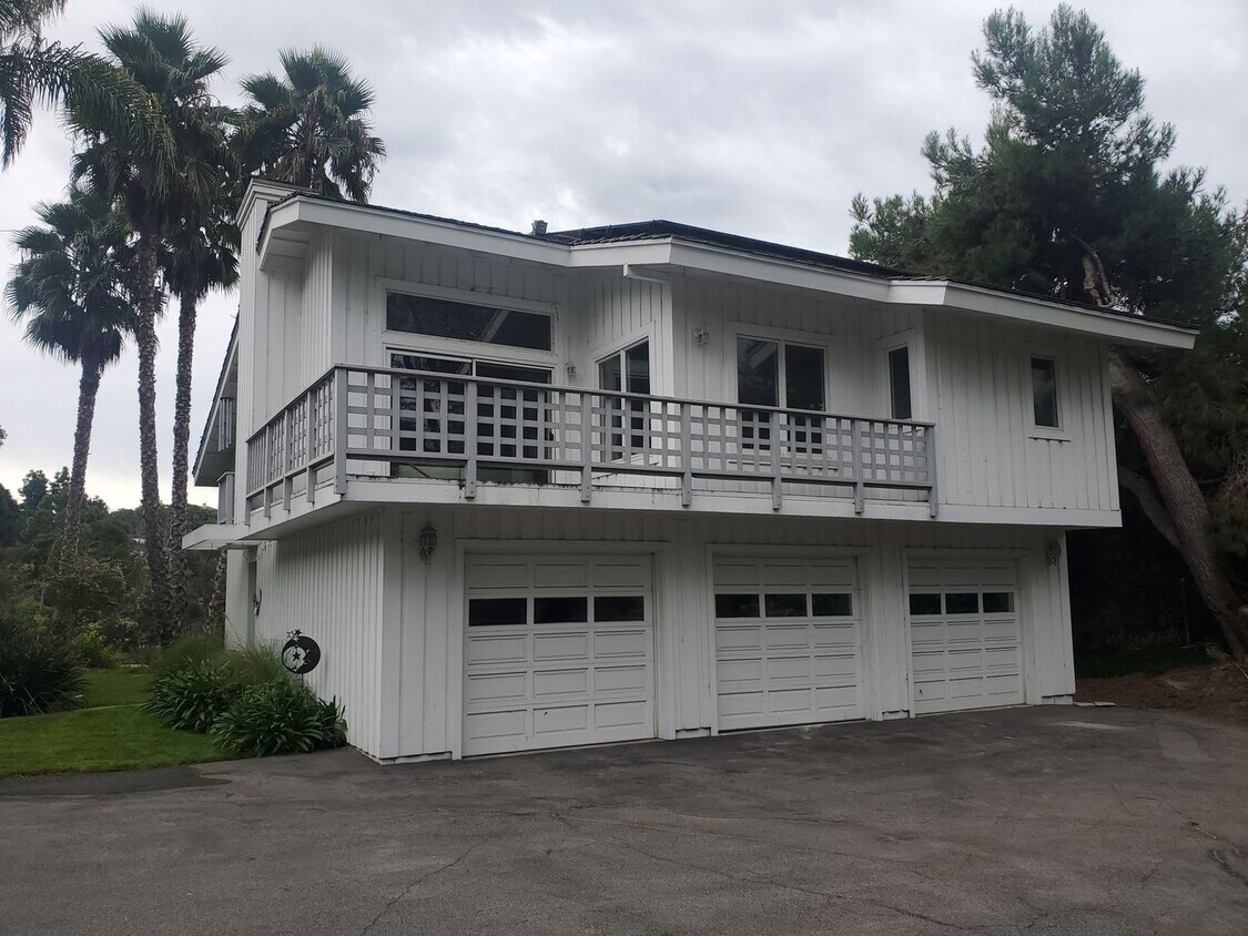 Primary Photo - Rancho Santa Fe Gem! 4710 La Orrila