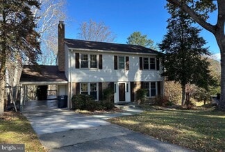 Building Photo - 9830 Meadow Valley Dr