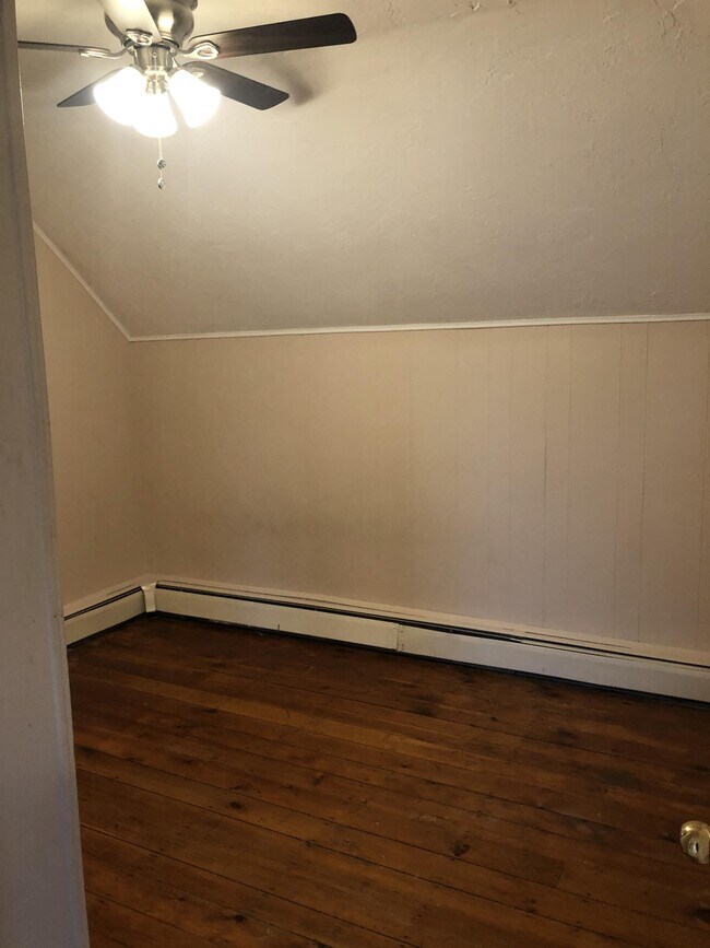 Building Photo - 16 Carlstad St