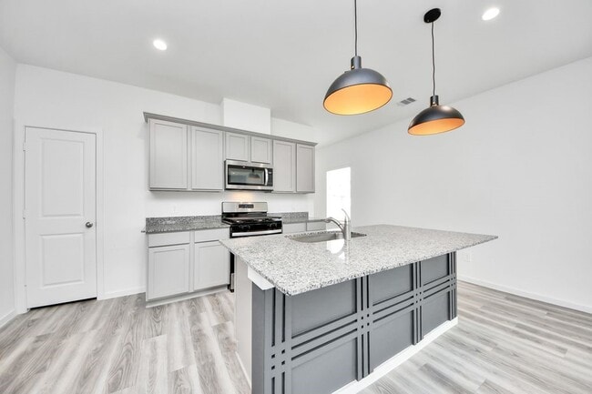 Building Photo - 13517 Heritage Mdw Ln