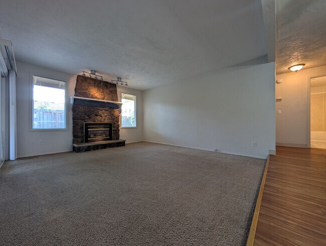 Foto del edificio - Wonderful 3-Bedroom, 2-Bath Home in Great ...
