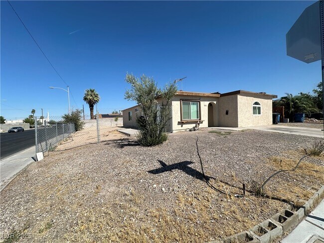 Foto del edificio - 501 Slayton Dr