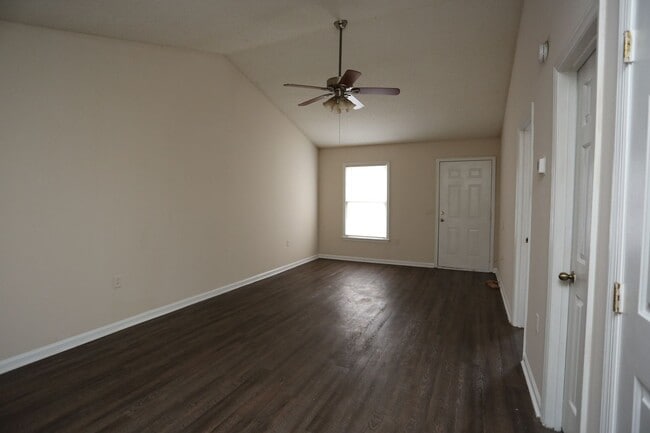 Building Photo - 100 Lanier Dr
