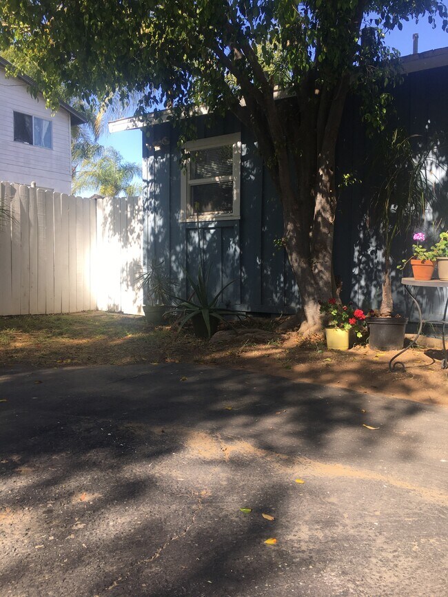 Foto del edificio - 416 N Pico Ave