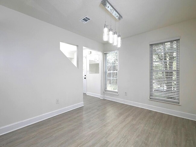 Building Photo - 2163 Heritage Trace Dr