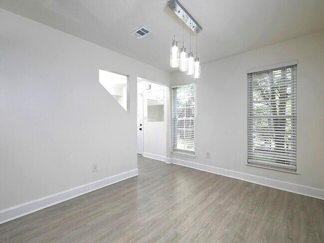 Foto del edificio - 2163 Heritage Trace Dr