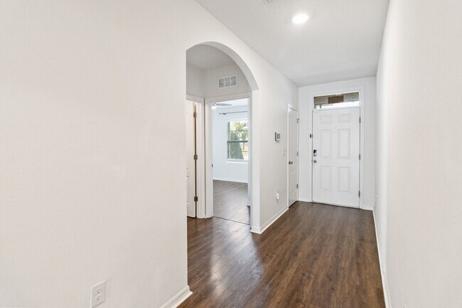 Foto del edificio - MOVE IN SPECIAL-4/2 Energy Efficient Home in St. Cloud w/ Fenced Back Yard