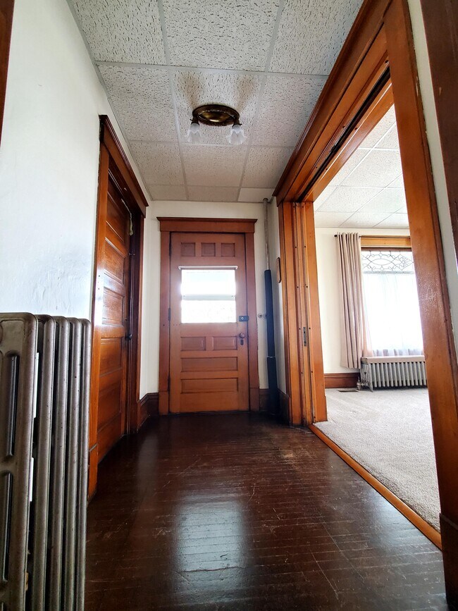 204 Crawford Ave, Dixon, IL 61021 Townhome Rentals in Dixon IL