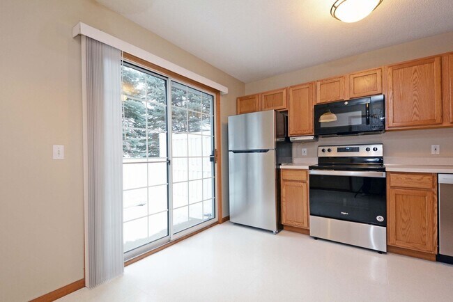 Foto del edificio - Available 05/01 2BD Woodbury Townhome Near...