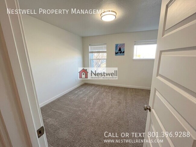 Building Photo - 5434 Fairgrove Ln
