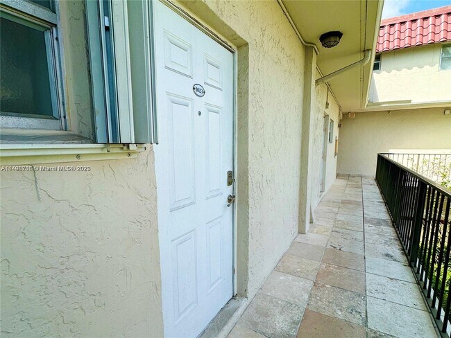 Building Photo - 8650 SW 67th Ave