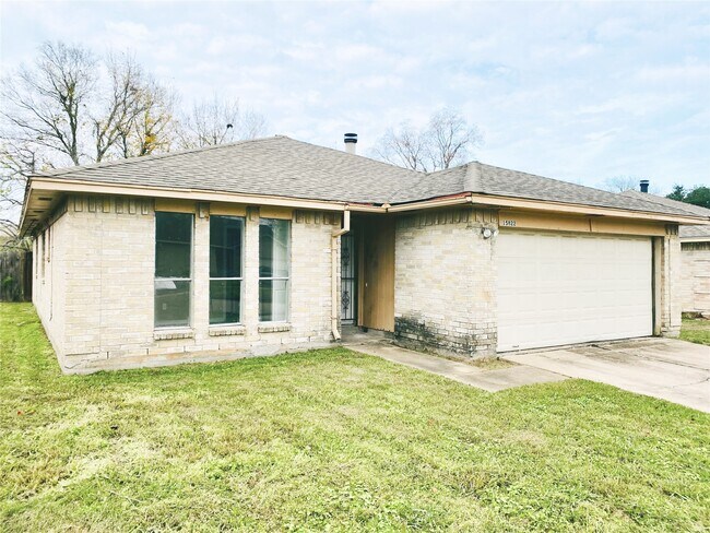 Foto del edificio - 15822 Baybriar Dr
