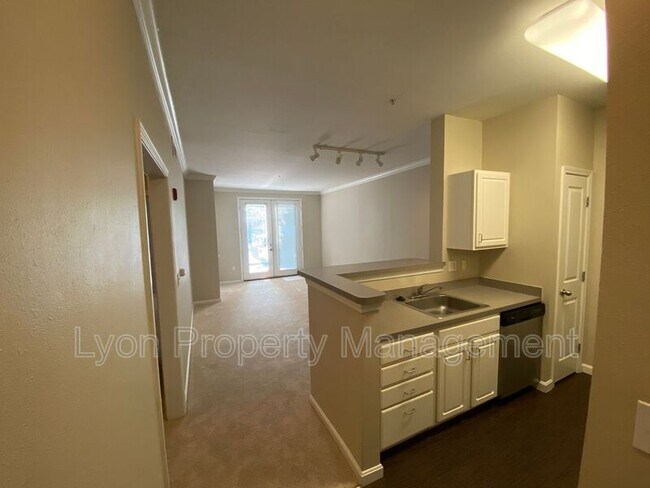 Building Photo - 1000 Providence Pl