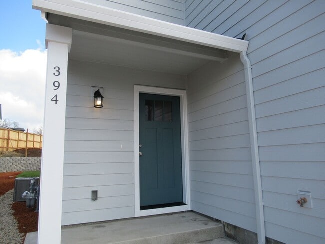 Foto del edificio - Brand New 3 bedroom Duplex