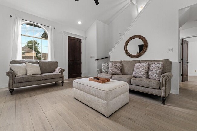 Building Photo - 1409 Lantern Light Dr