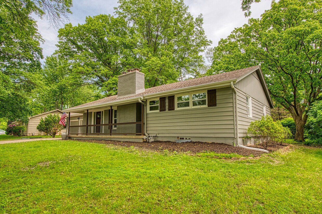 Foto principal - 4413 N Grand Ave