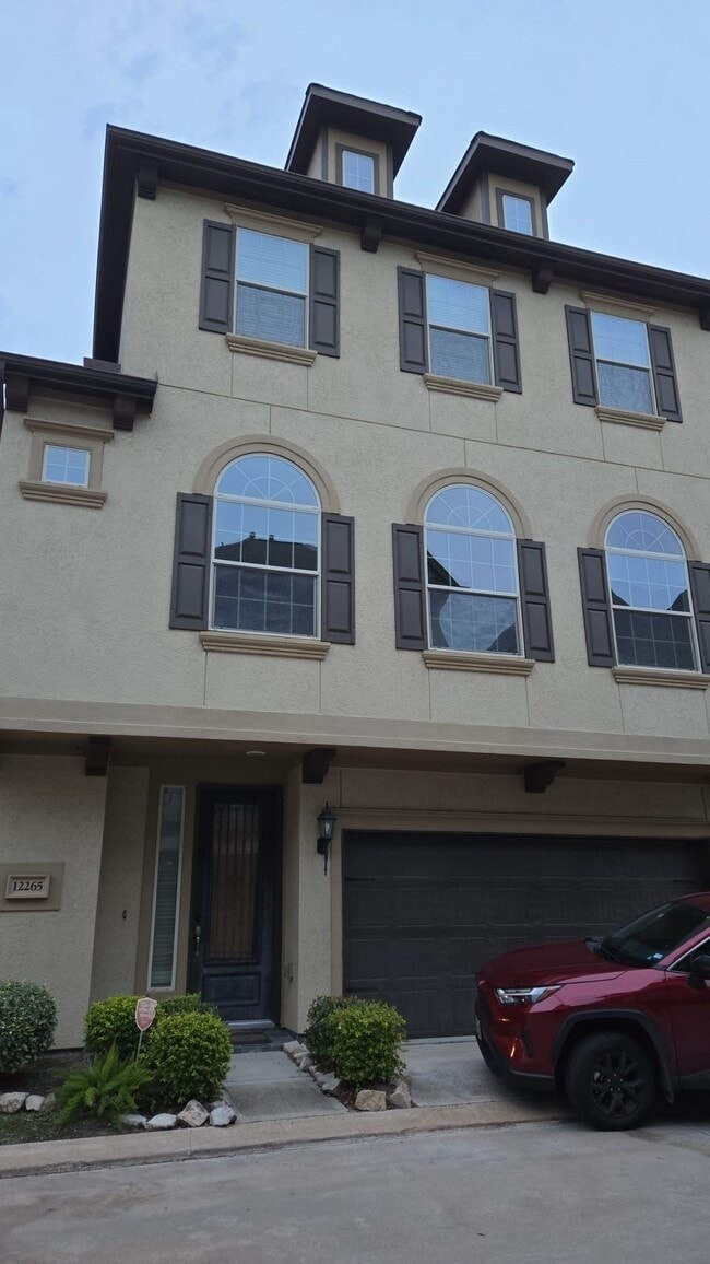 Building Photo - 12265 Oxford Cres Cir