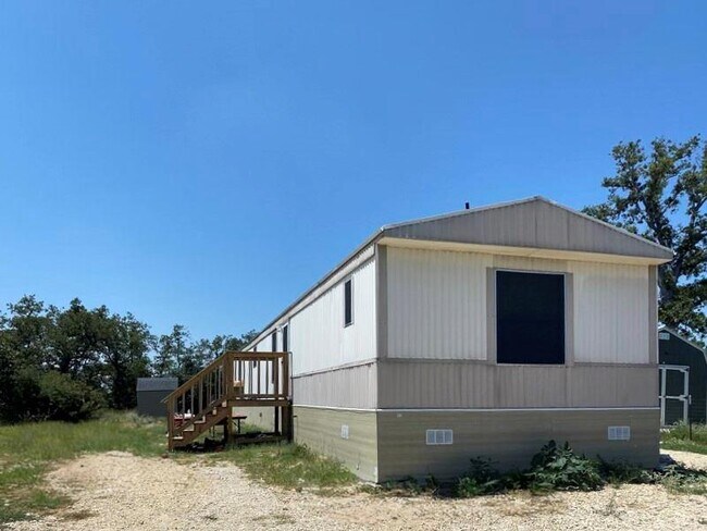 Building Photo - 132 Kelley Rd E