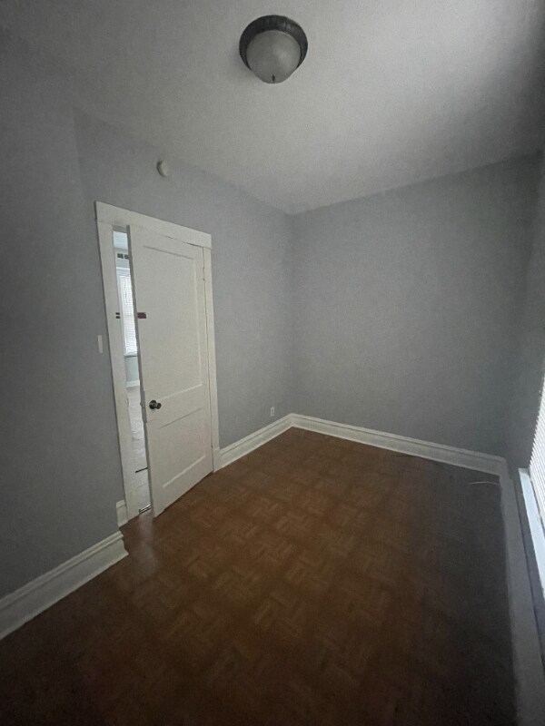 Building Photo - 5501 W Wrightwood Ave