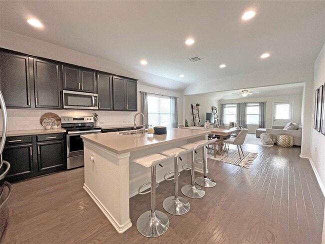 Building Photo - 13313 Henneman Dr