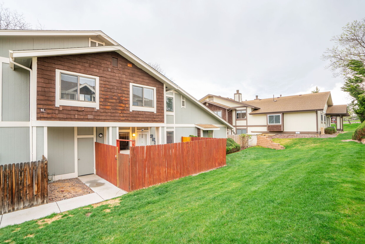 Primary Photo - 8607 Chase Dr