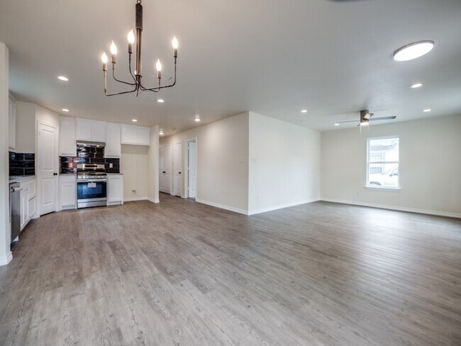 Foto del edificio - 4220 Hamilton Ave