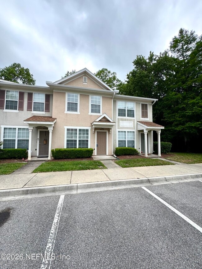 Building Photo - 8428 Thornbush Ct