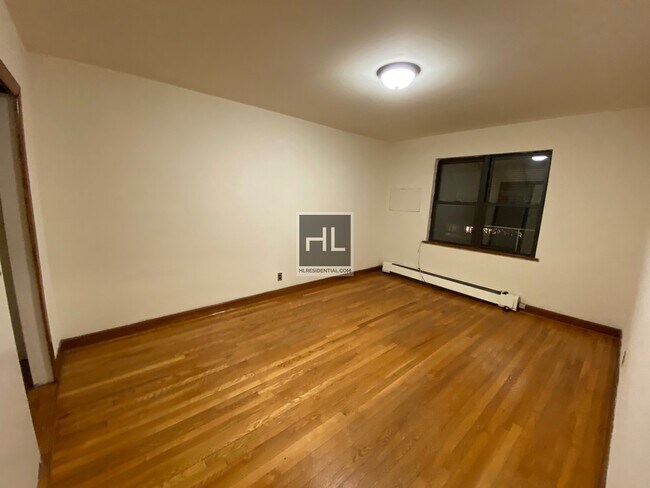Foto del edificio - 50 STREET / WOODSIDE
