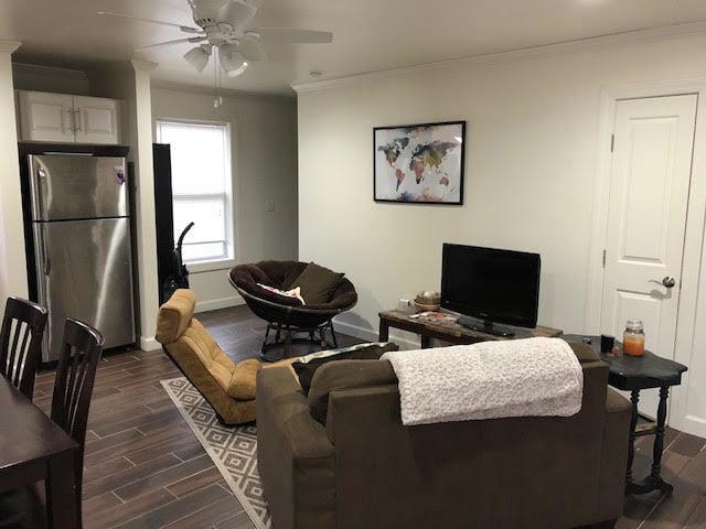 Foto del edificio - 102 Wiedmaier Ct