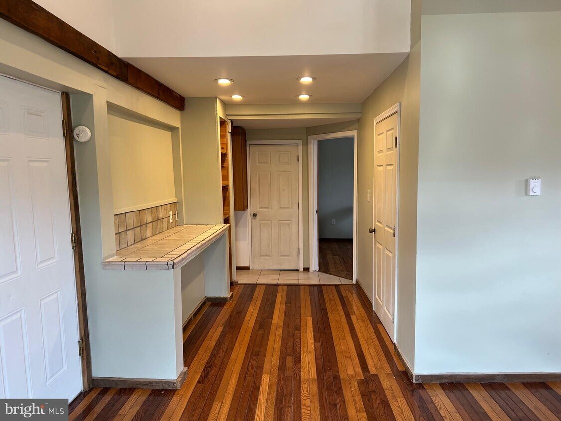 3380 N Main St Unit 4, Toms Brook, VA 22660 Room for Rent in Toms Brook, VA