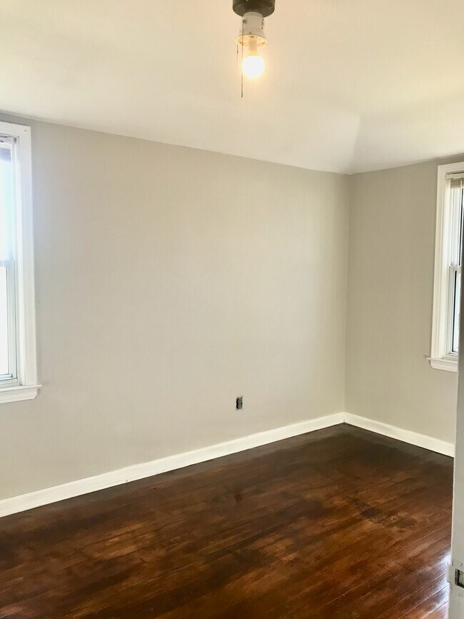 Foto del edificio - 2346 E 41st St