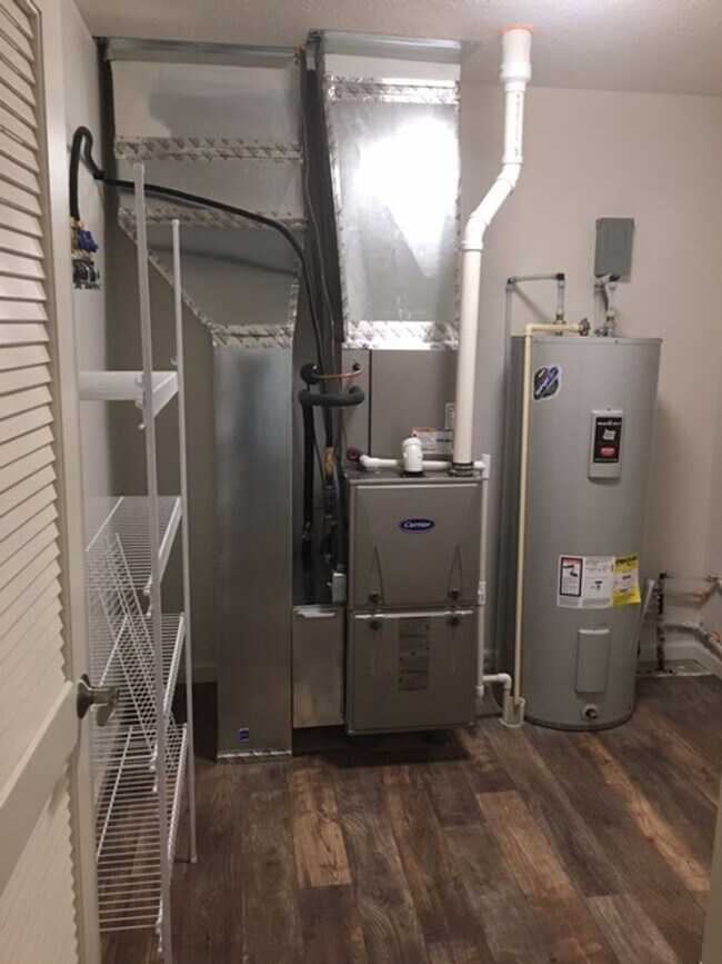 Foto del edificio - BEAUTIFUL...4 Bedroom 2 Bath