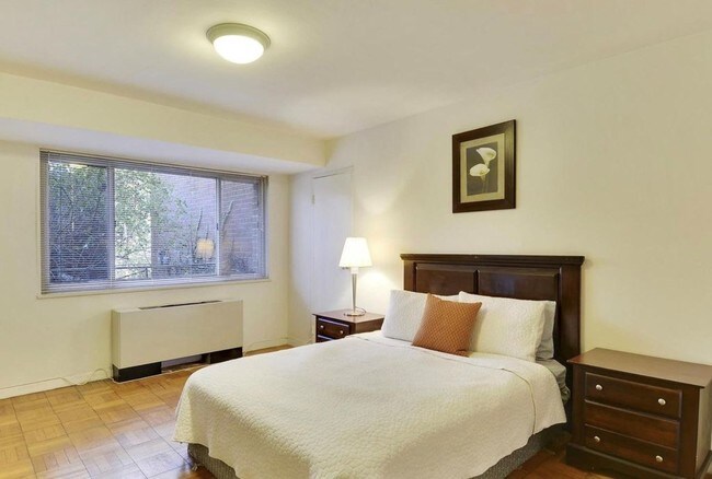 Foto del edificio - 3900 Tunlaw Rd NW