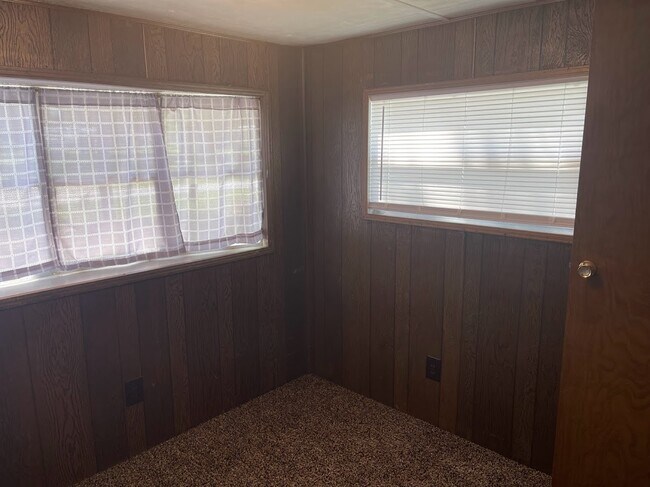 Building Photo - 2765 Pinecrest Dr