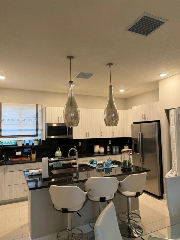 Building Photo - 4718 NW 84th Ave