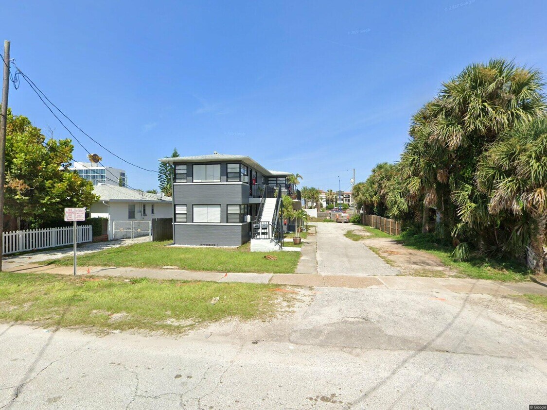 828 N Grandview Ave, Daytona Beach, FL 32118 Apartments in Daytona