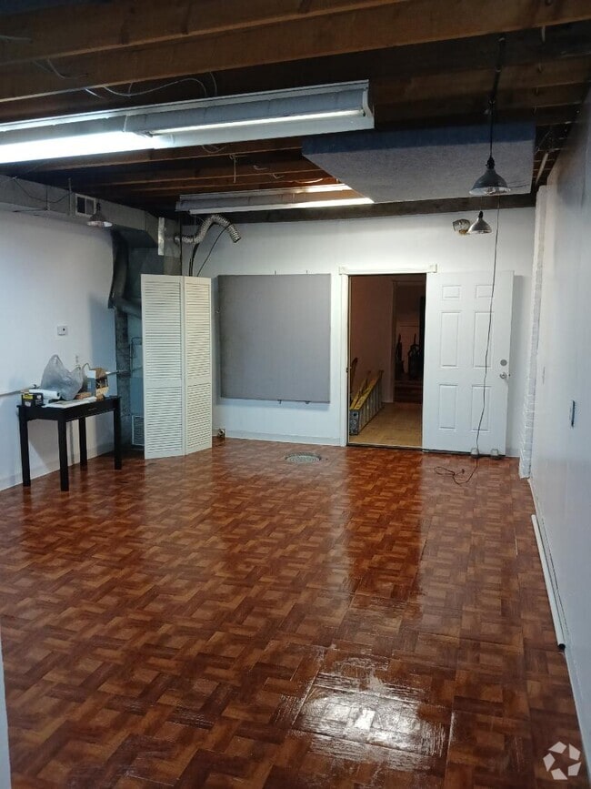Building Photo - 2210 Murray Hill Rd