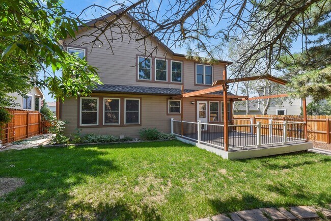 Foto del edificio - Stunning 5 Bedroom in School District 20
