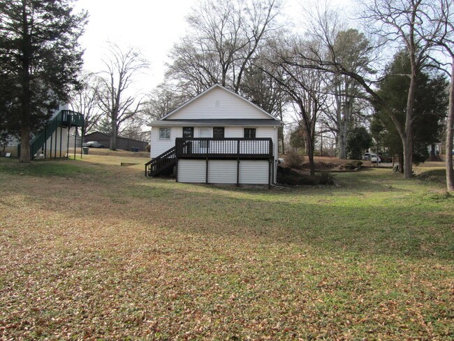 Building Photo - 318 Culp St