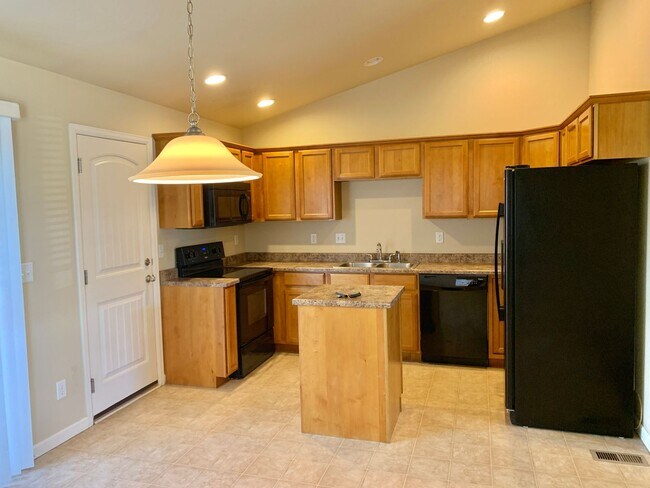 Foto del edificio - Beautiful 3 Bedroom 2 Bath Ranch-Style Home in West Loveland!