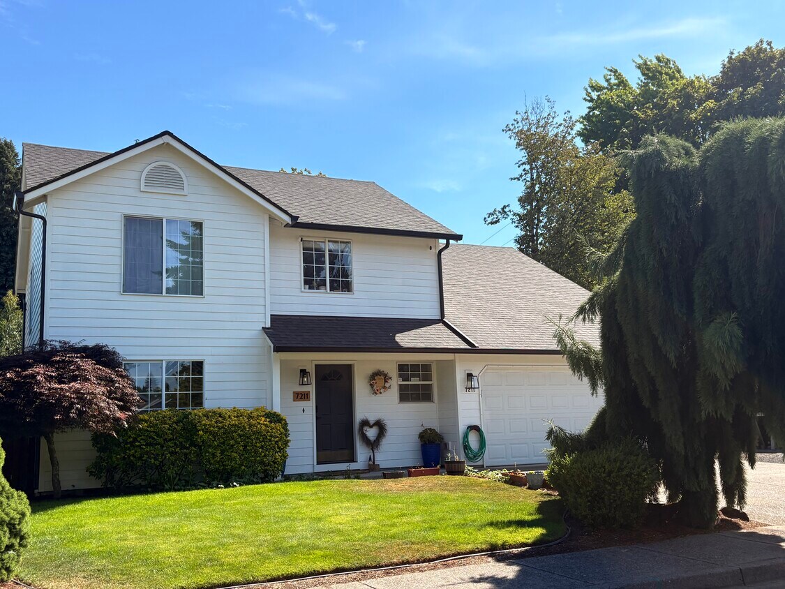 Foto principal - 7211 NE 69th St