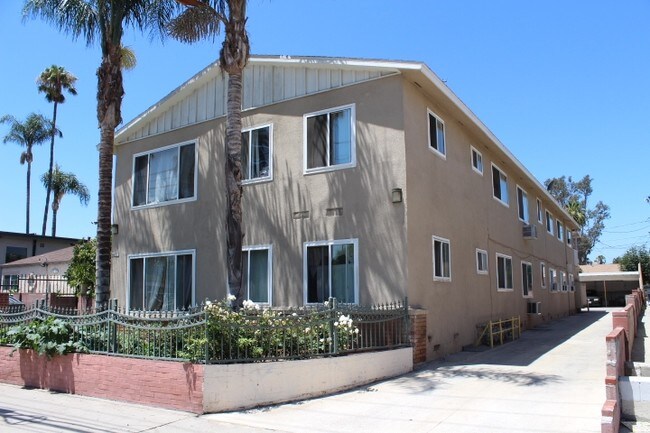 Foto del edificio - 6257 Kester Ave