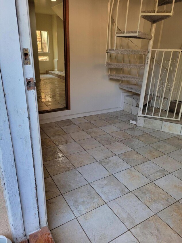 Foto principal - 570 E Claremont St