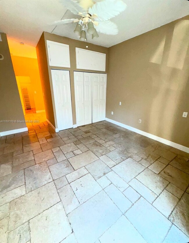 Building Photo - 20505 E Country Club Dr