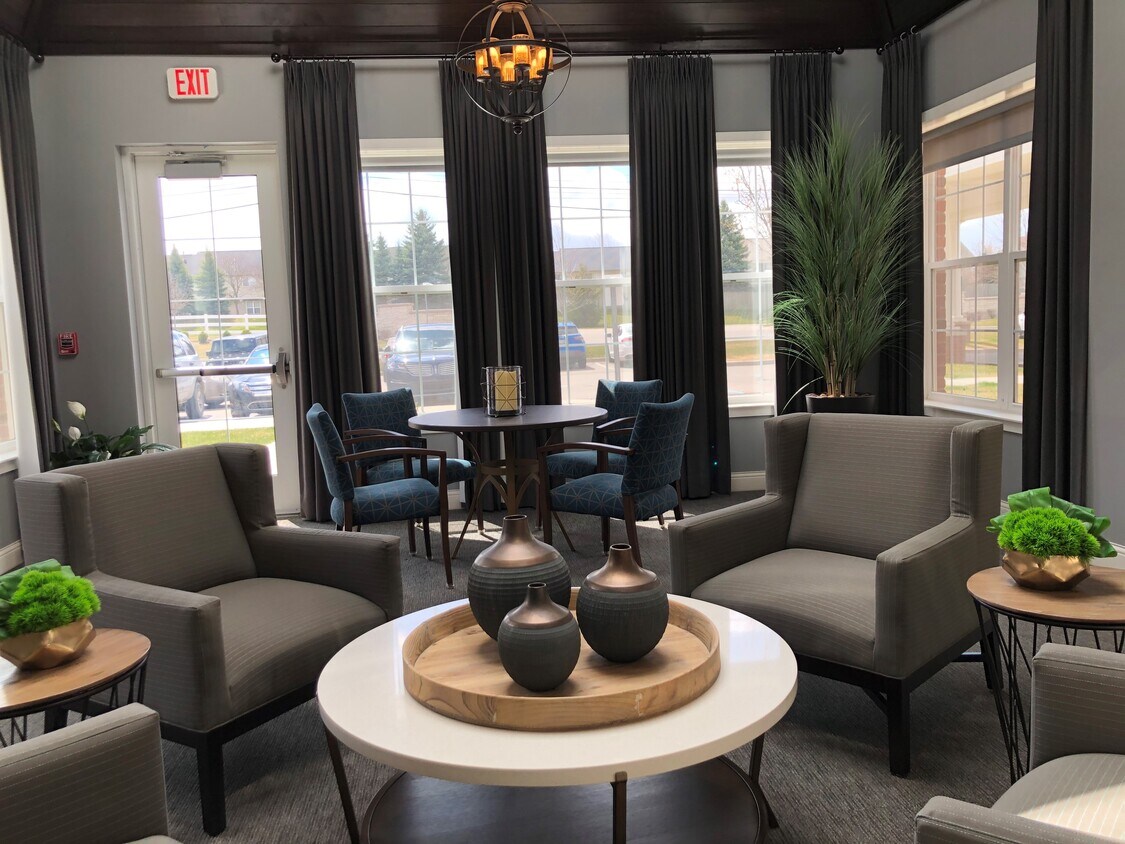 Common Living Area - 101 E Scripps Rd