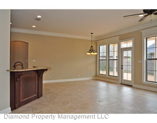 Building Photo - 3928 Lebrook Dr