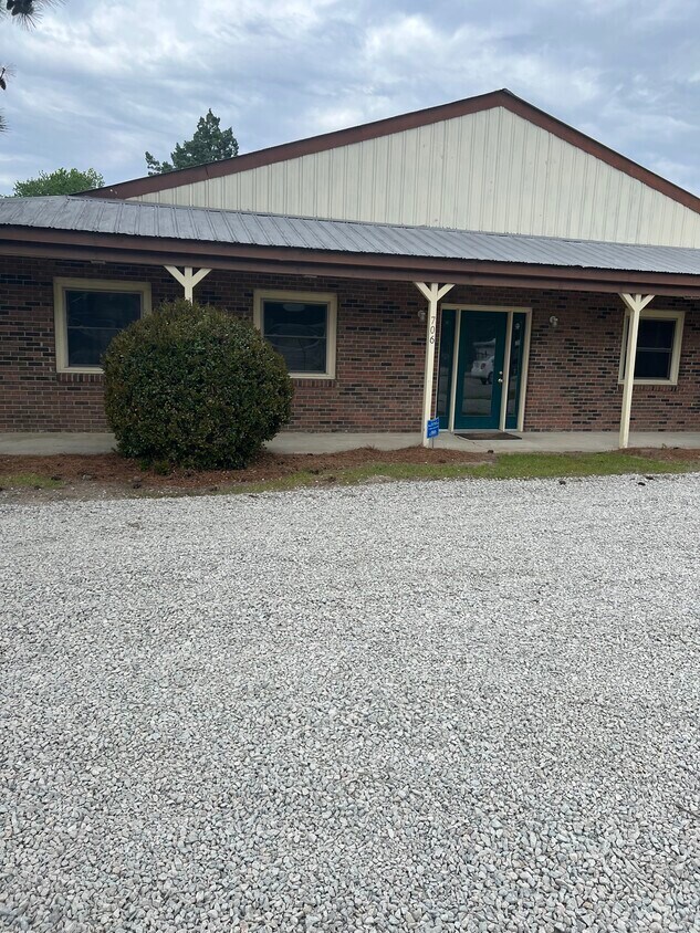 706 River Rd, Washington, NC 27889 House Rental in Washington, NC