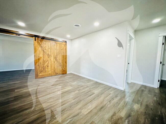 Foto del edificio - "Charming 3-Bed, 2-Bath Home in Shattuck -...