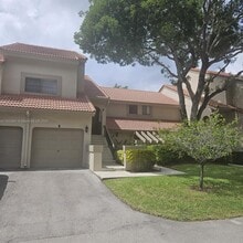 Building Photo - 5621 Coach House Cir