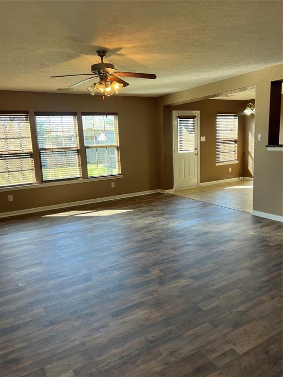Foto del edificio - 7739 Muley Ln